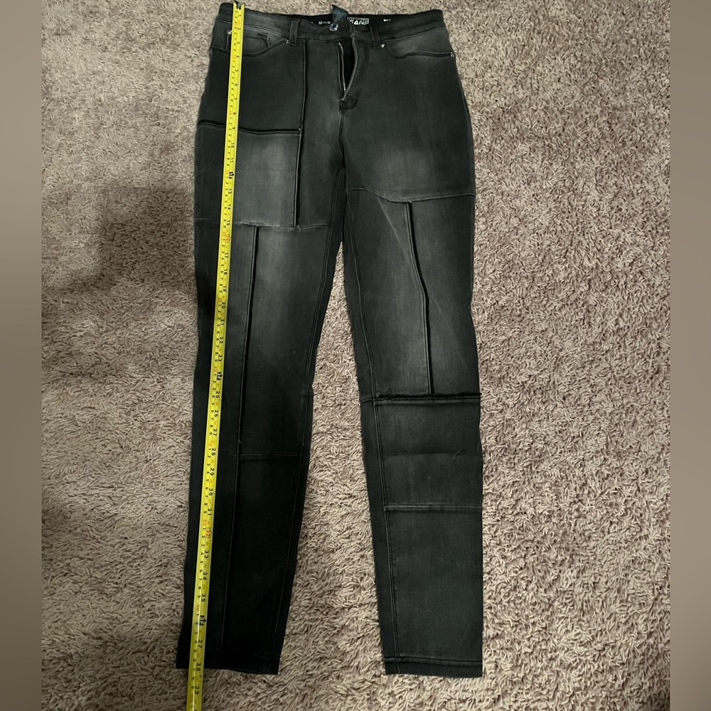 Women’s Peter NYGARD High Rise True skinny jeans